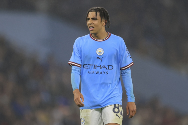 记者：森林2500万+500万欧报价刘易斯被曼城拒绝 曼城要4000万欧