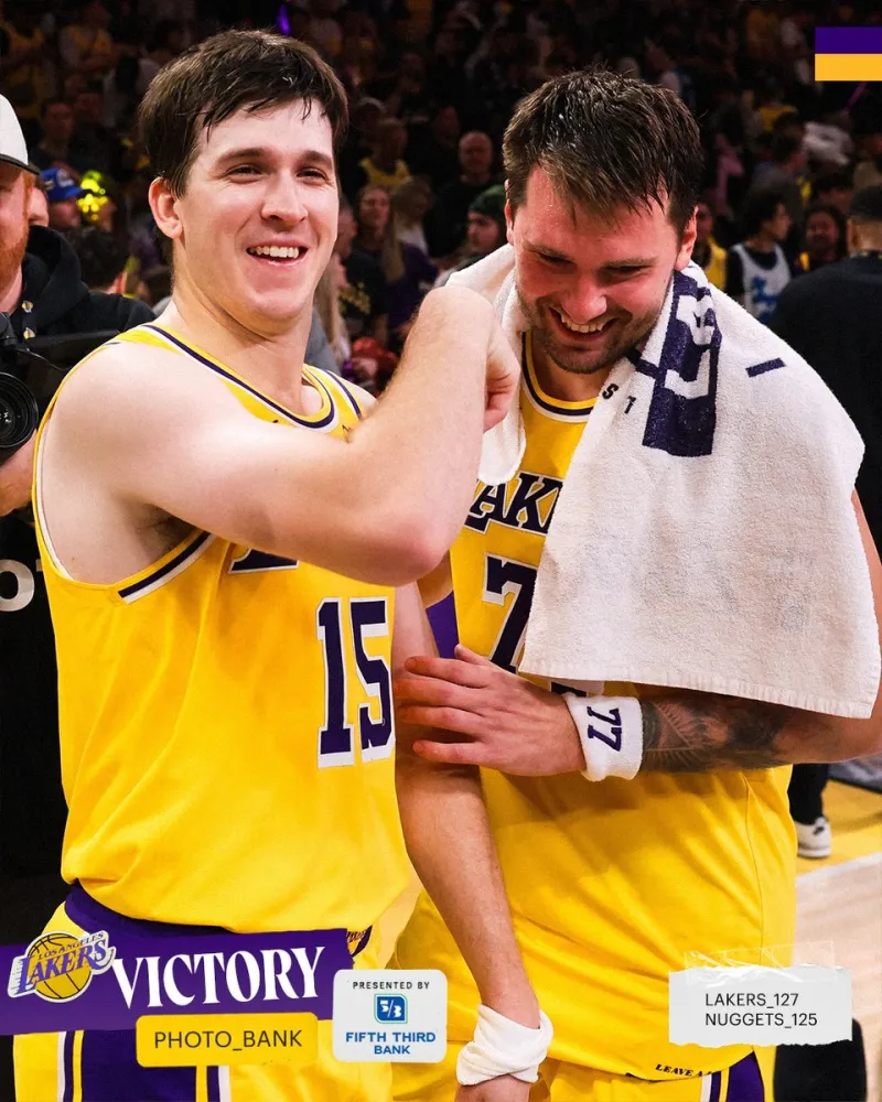 赛事直播-比赛太精彩！湖人社媒回顾昨日东契奇与队友庆祝胜利的瞬间